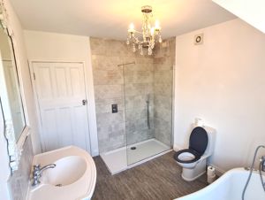 Bathroom angle 2- click for photo gallery